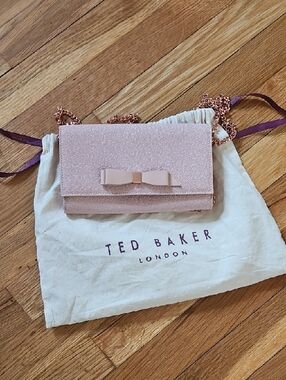 TED BAKER Elegant Women's Crossbody Clutch - Light Pink with rose gold Chain